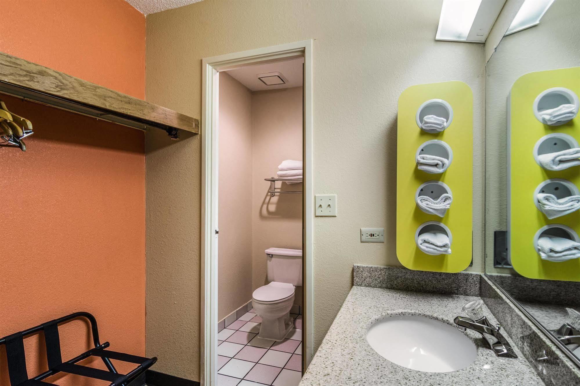 Motel 6-Libertyville, Il Εξωτερικό φωτογραφία