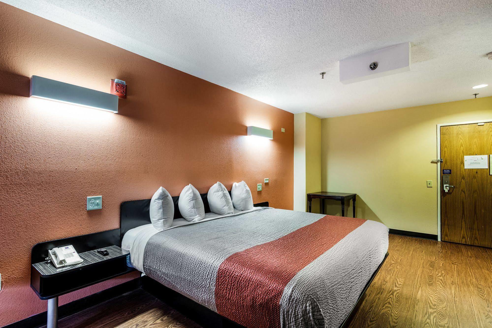 Motel 6-Libertyville, Il Εξωτερικό φωτογραφία
