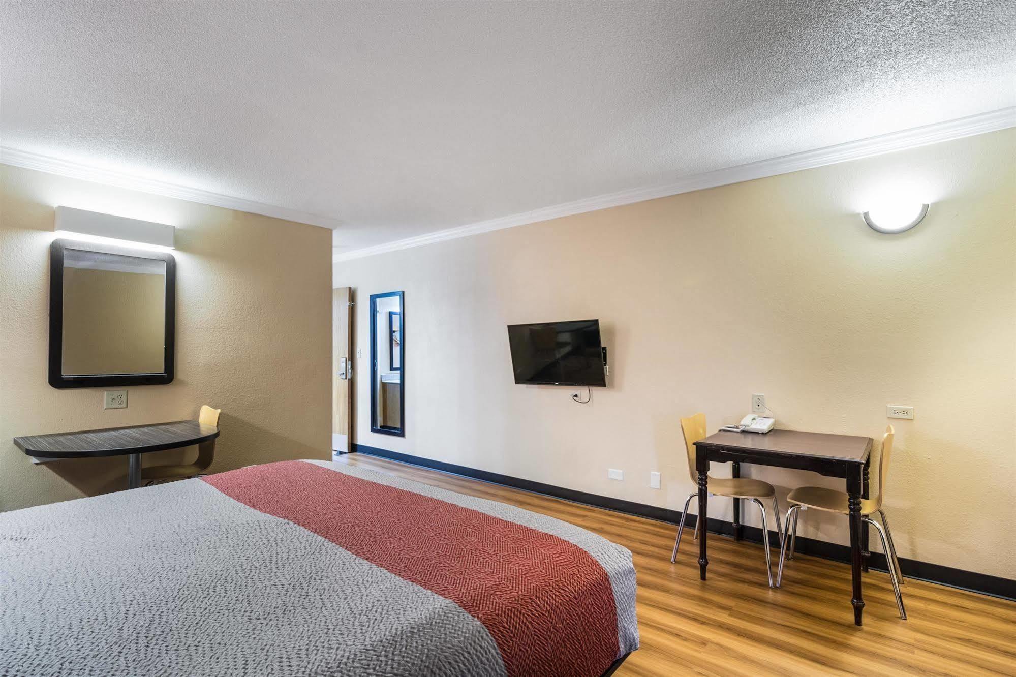 Motel 6-Libertyville, Il Εξωτερικό φωτογραφία