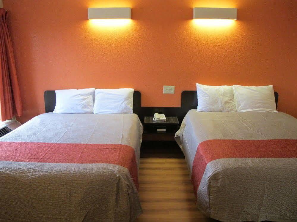 Motel 6-Libertyville, Il Εξωτερικό φωτογραφία