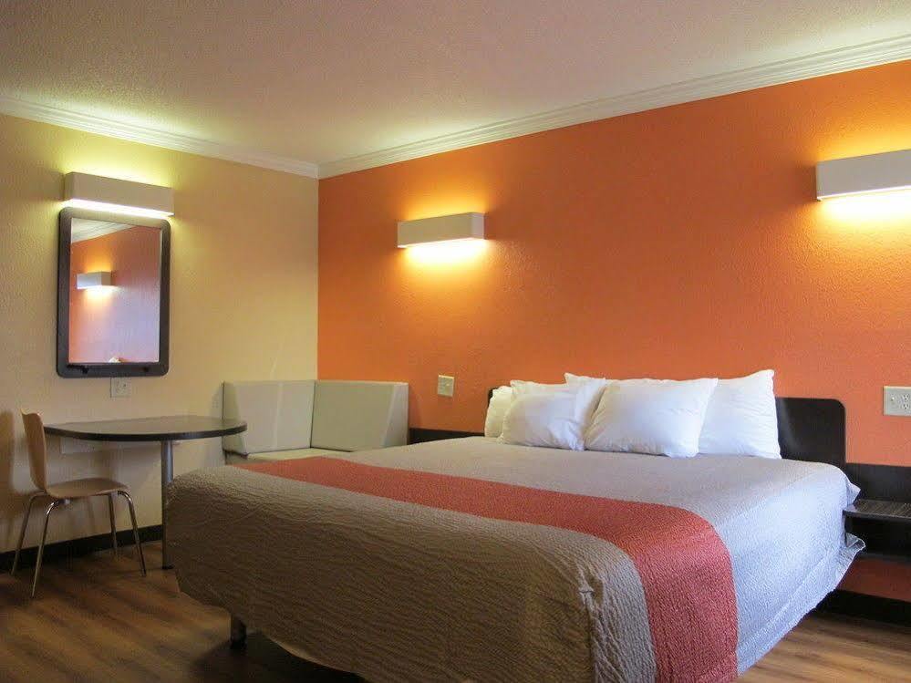 Motel 6-Libertyville, Il Εξωτερικό φωτογραφία